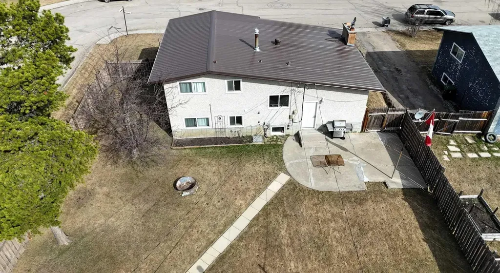 4347 9th Avenue Edson AB T7E 1B4