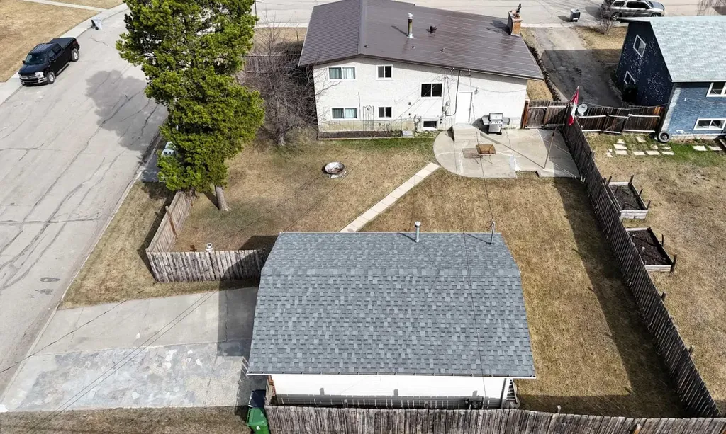4347 9th Avenue Edson AB T7E 1B4