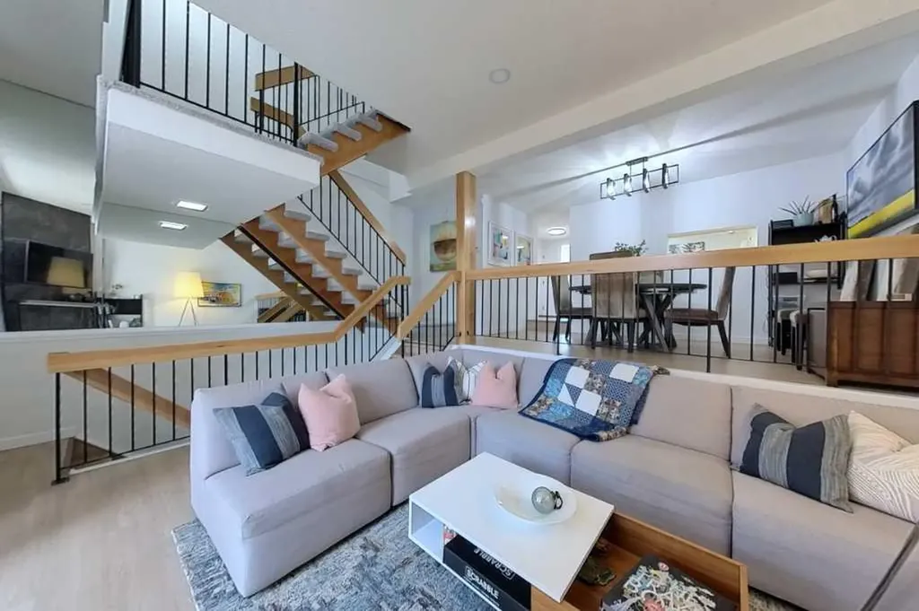 3131 63 Avenue SW Calgary AB T3E 6N4