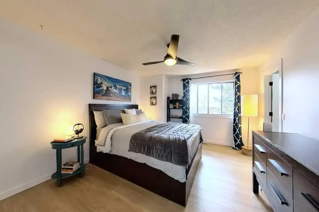 3131 63 Avenue SW Calgary AB T3E 6N4
