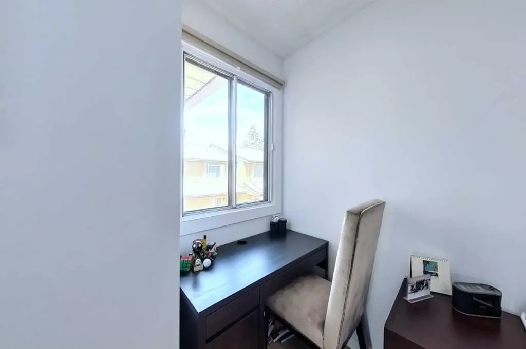 3131 63 Avenue SW Calgary AB T3E 6N4