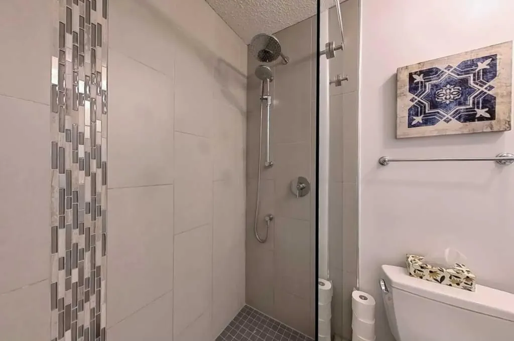 3131 63 Avenue SW Calgary AB T3E 6N4