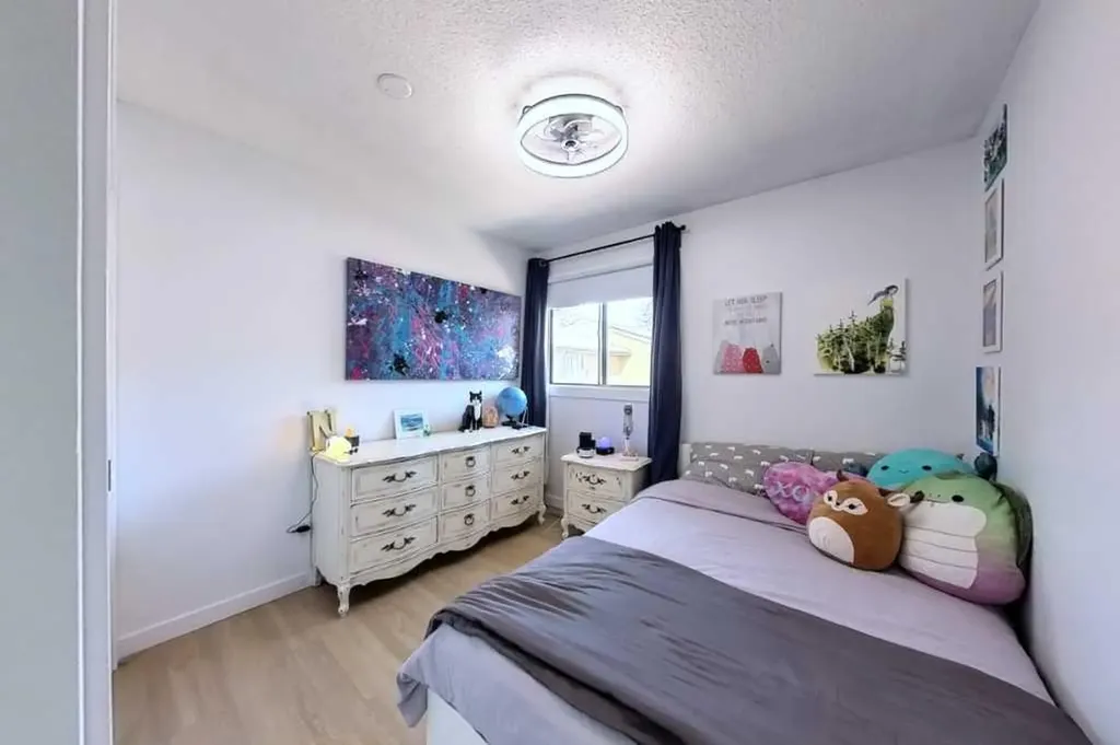 3131 63 Avenue SW Calgary AB T3E 6N4