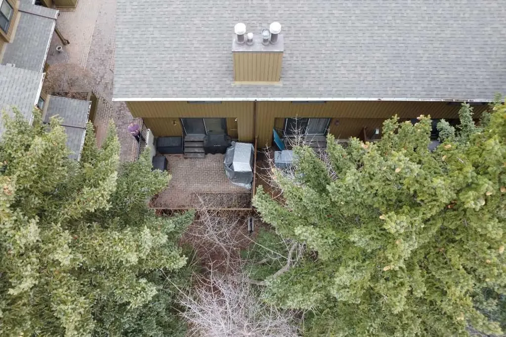 3131 63 Avenue SW Calgary AB T3E 6N4