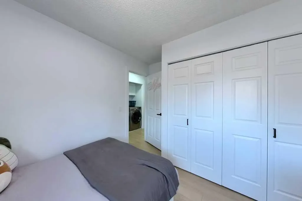 3131 63 Avenue SW Calgary AB T3E 6N4