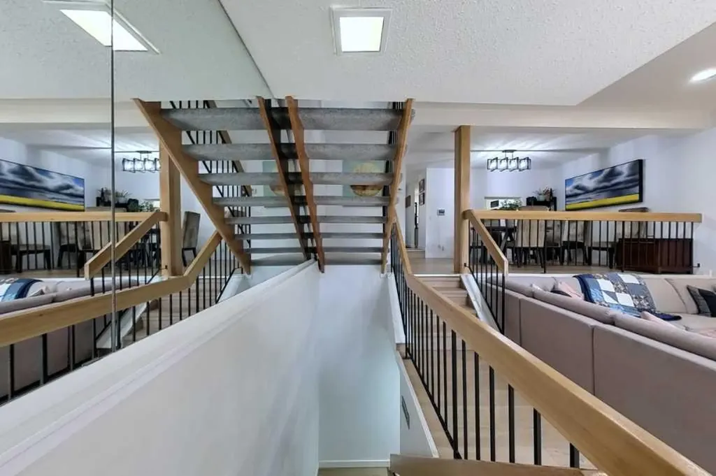 3131 63 Avenue SW Calgary AB T3E 6N4