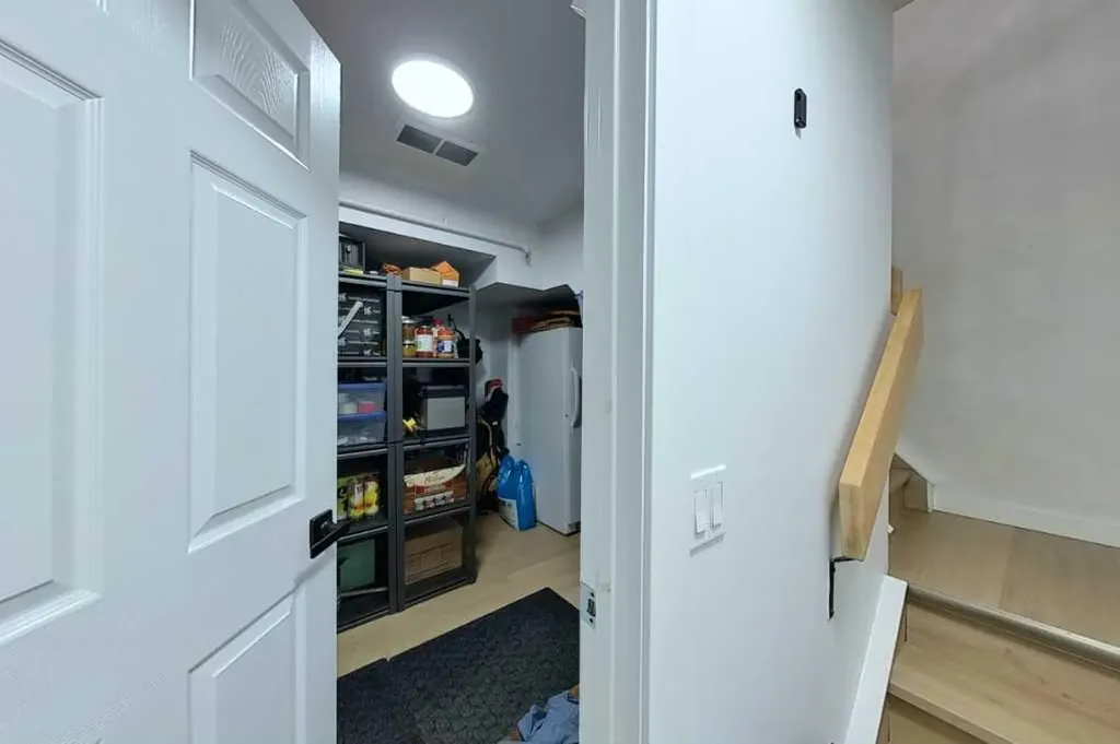3131 63 Avenue SW Calgary AB T3E 6N4