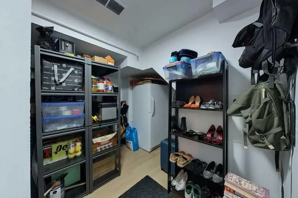 3131 63 Avenue SW Calgary AB T3E 6N4