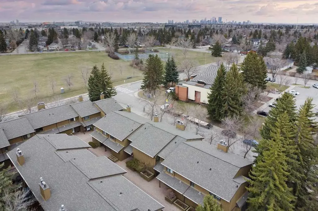 3131 63 Avenue SW Calgary AB T3E 6N4