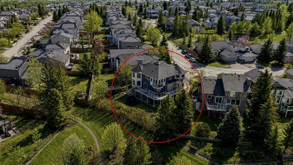 131 Edgebrook Circle NW Calgary AB T3A5A4