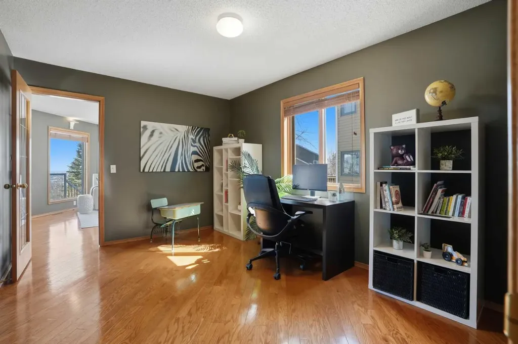 131 Edgebrook Circle NW Calgary AB T3A5A4