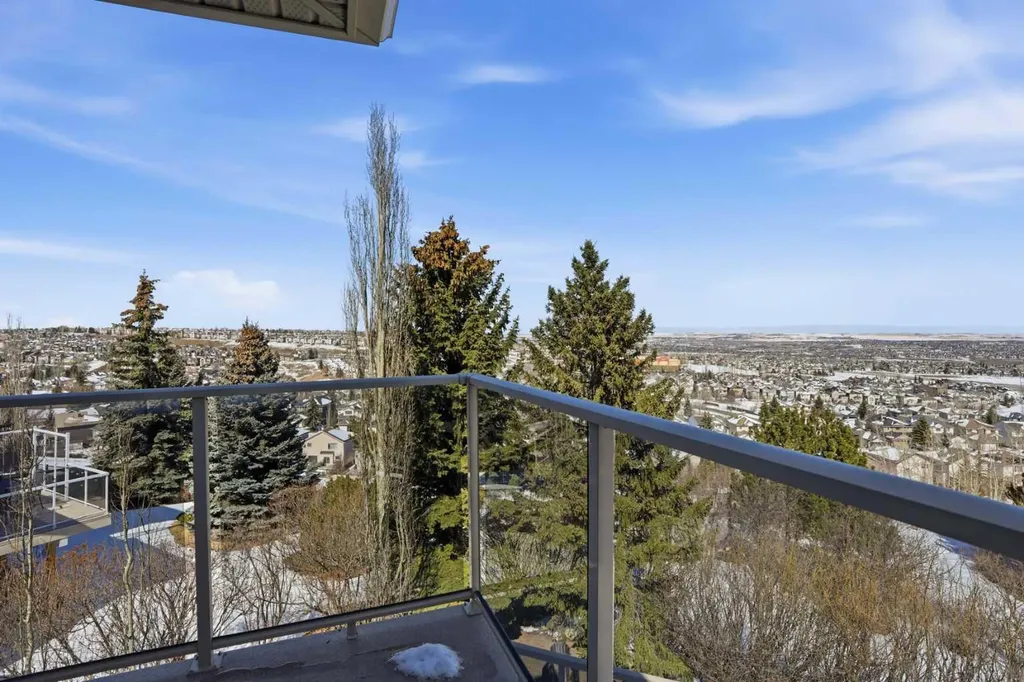131 Edgebrook Circle NW Calgary AB T3A5A4