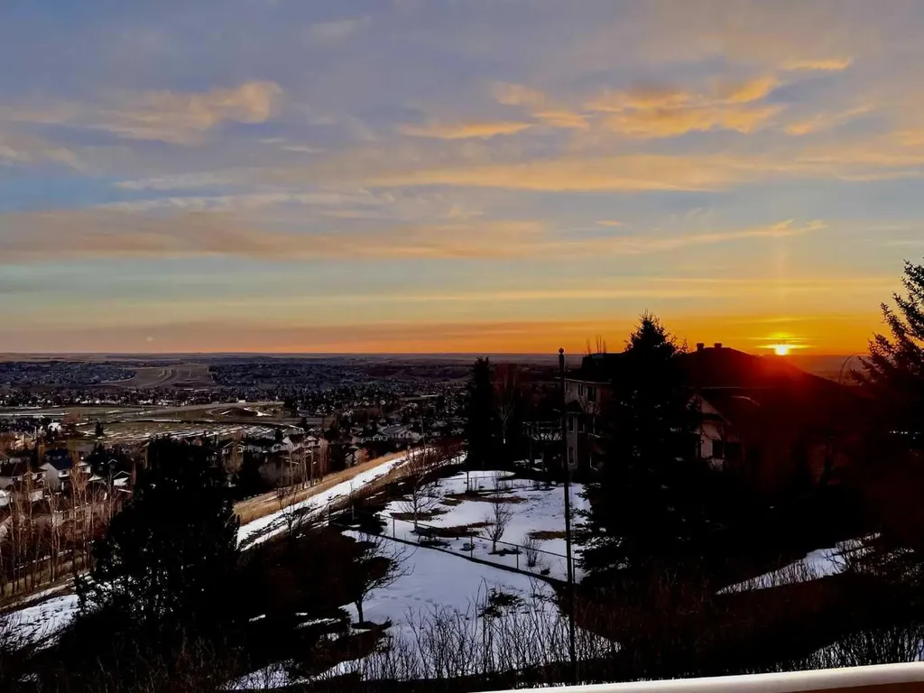 131 Edgebrook Circle NW Calgary AB T3A5A4