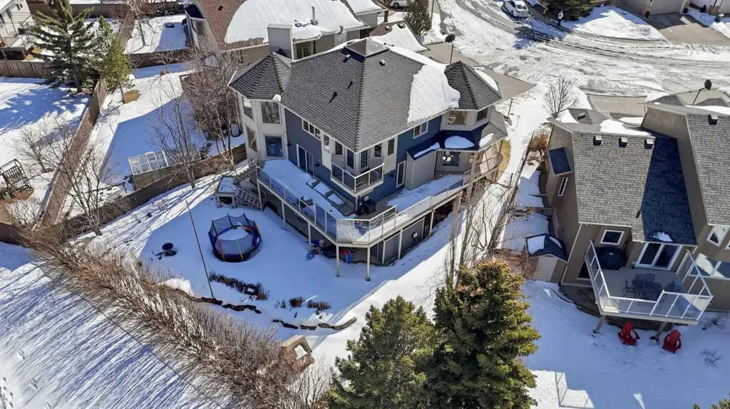 131 Edgebrook Circle NW Calgary AB T3A5A4