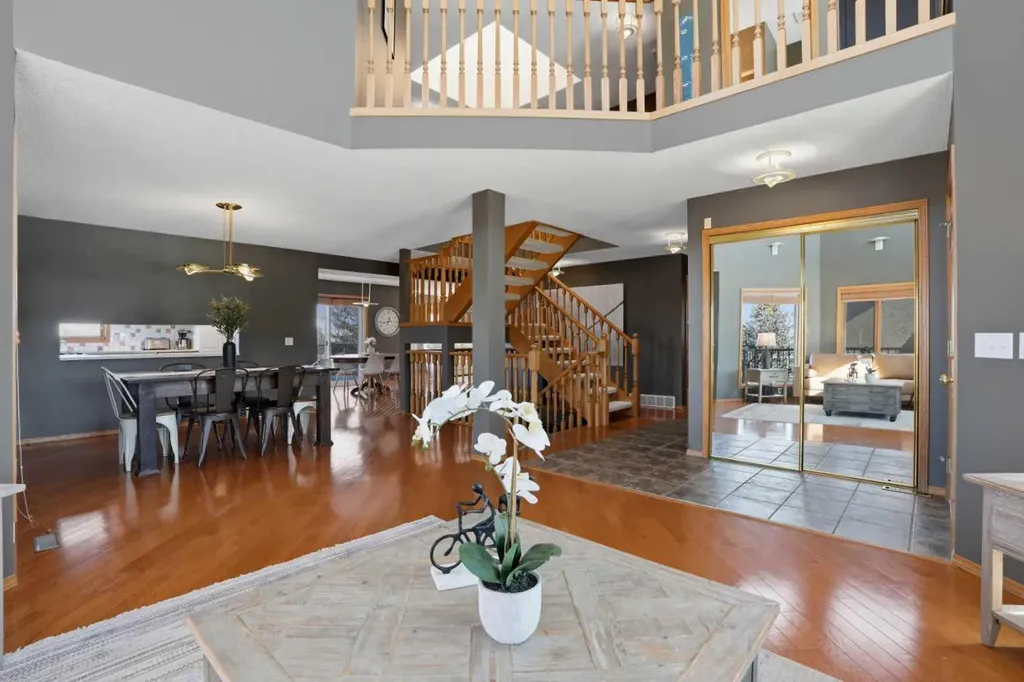 131 Edgebrook Circle NW Calgary AB T3A5A4