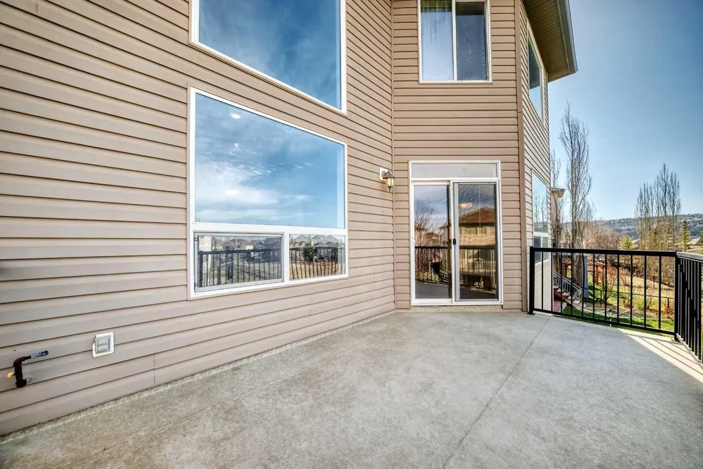 60 Sunset Circle Cochrane AB T4C0C3