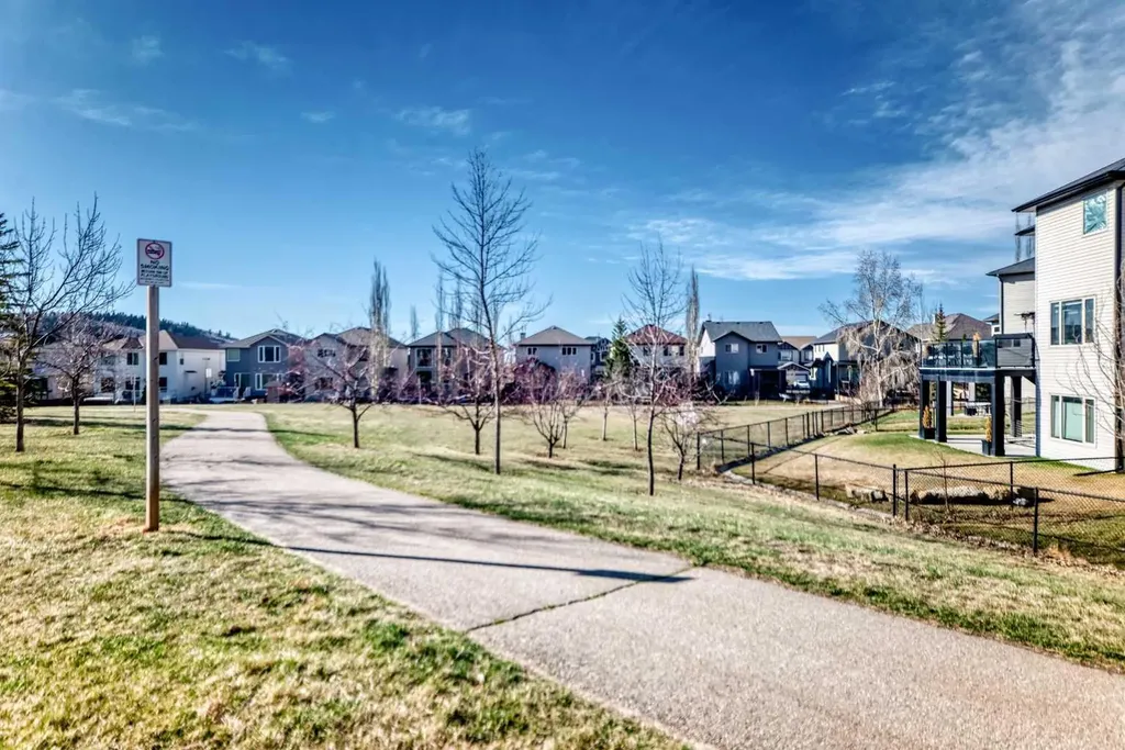60 Sunset Circle Cochrane AB T4C0C3
