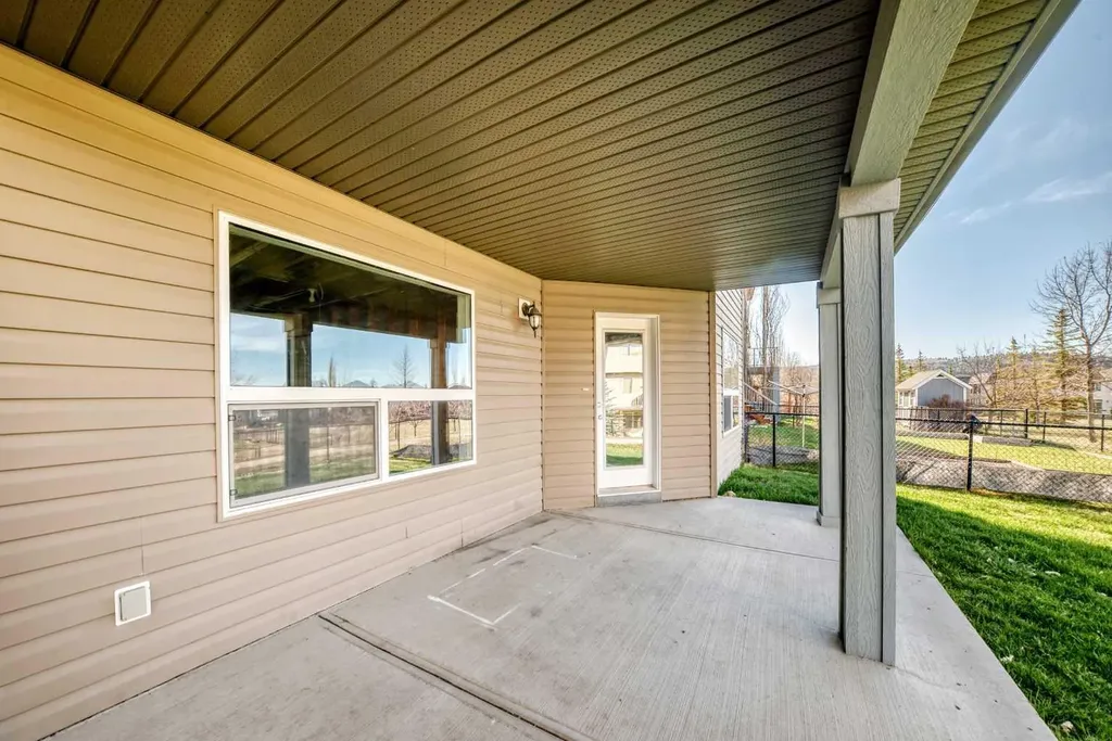 60 Sunset Circle Cochrane AB T4C0C3