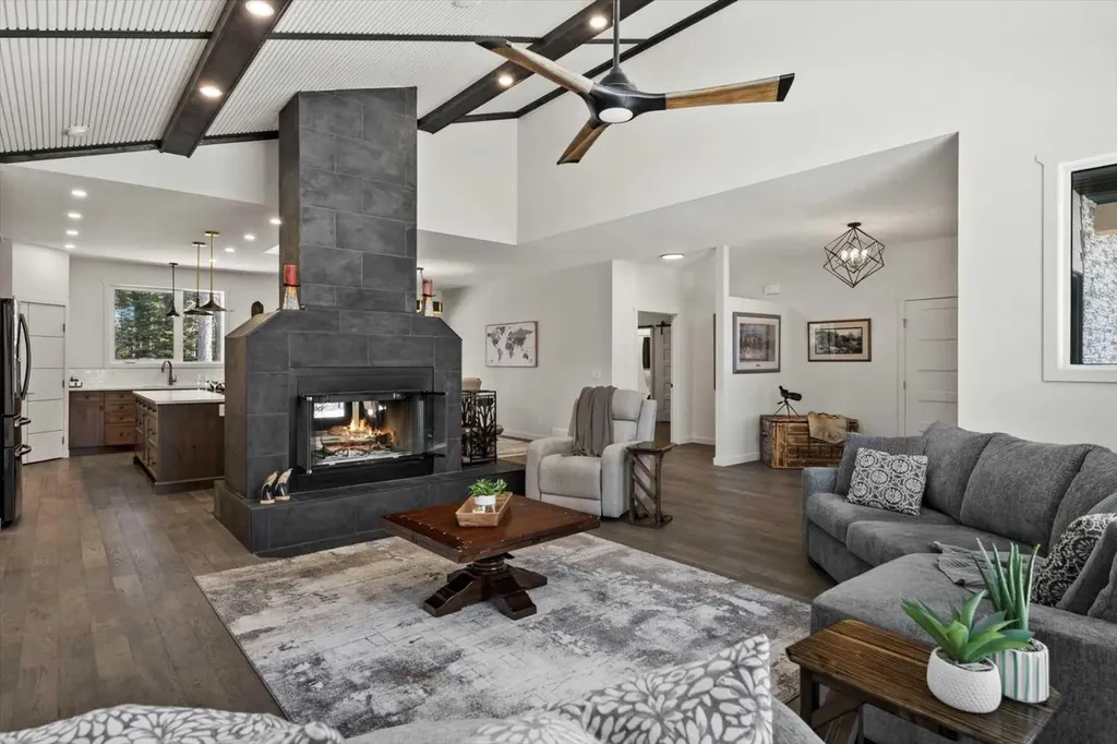 32529 Range Road 52 Rural Mountain View County AB T0M 1X0