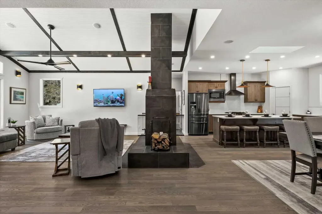 32529 Range Road 52 Rural Mountain View County AB T0M 1X0