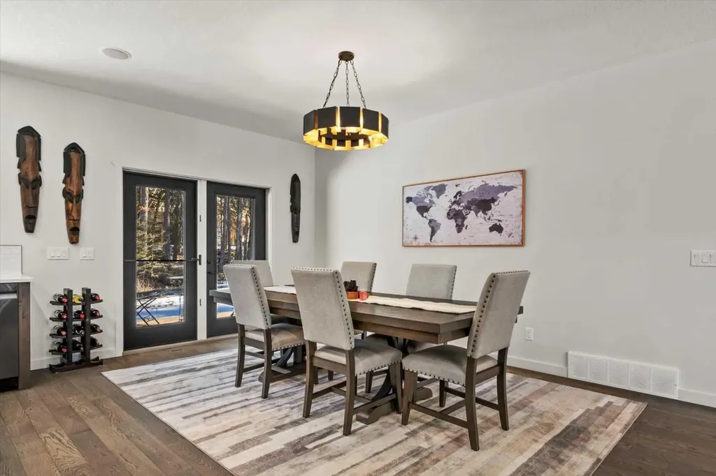 32529 Range Road 52 Rural Mountain View County AB T0M 1X0