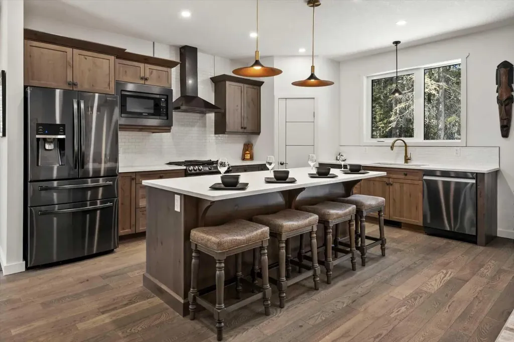 32529 Range Road 52 Rural Mountain View County AB T0M 1X0