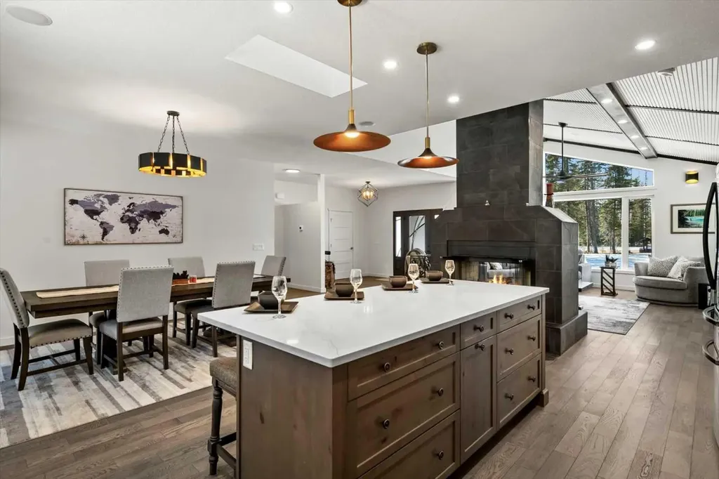 32529 Range Road 52 Rural Mountain View County AB T0M 1X0