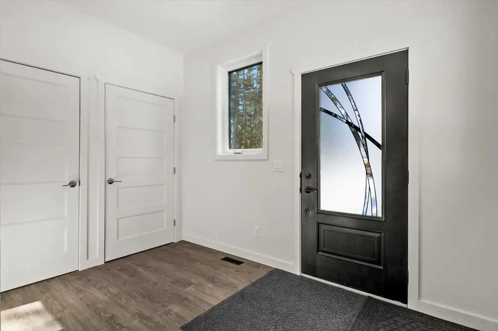 32529 Range Road 52 Rural Mountain View County AB T0M 1X0