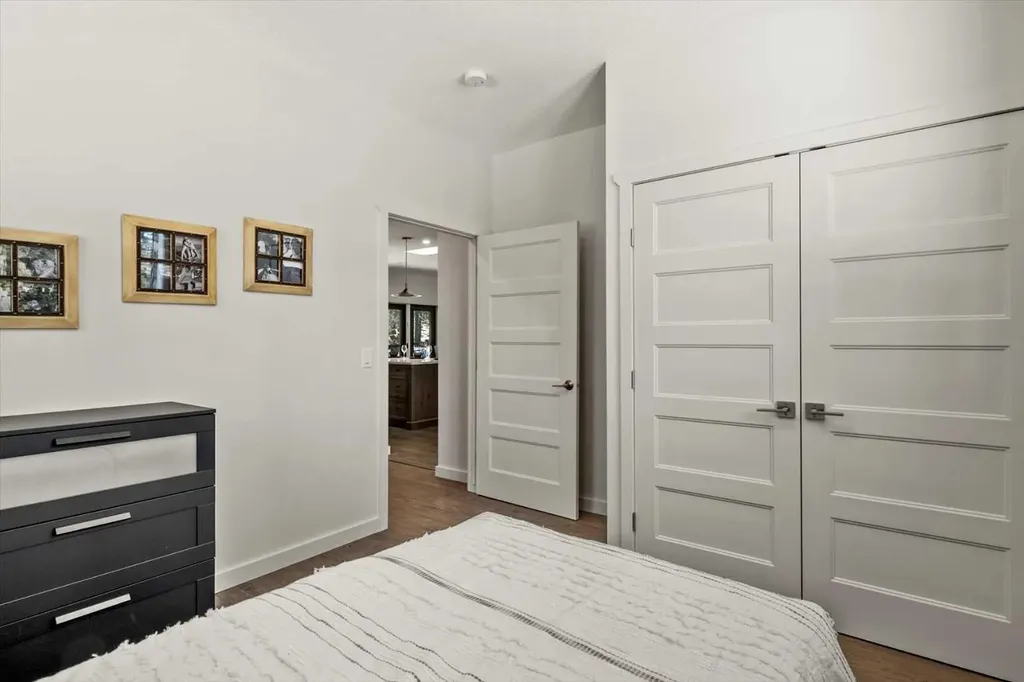 32529 Range Road 52 Rural Mountain View County AB T0M 1X0