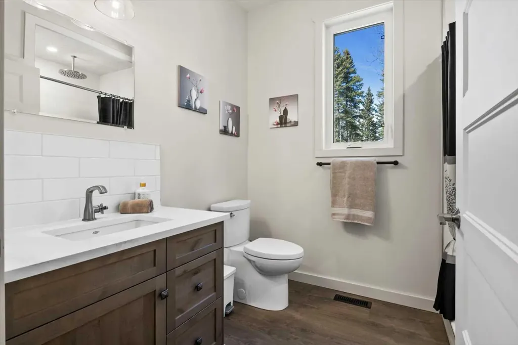 32529 Range Road 52 Rural Mountain View County AB T0M 1X0