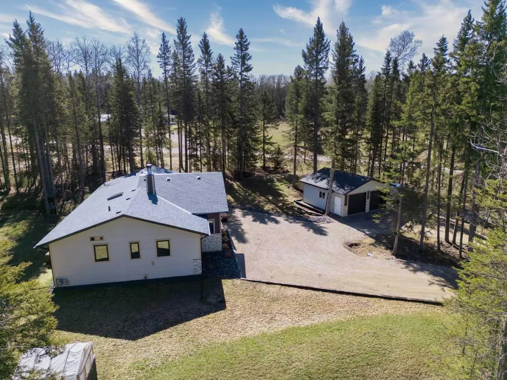 32529 Range Road 52 Rural Mountain View County AB T0M 1X0