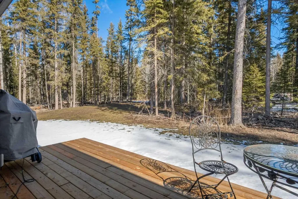 32529 Range Road 52 Rural Mountain View County AB T0M 1X0