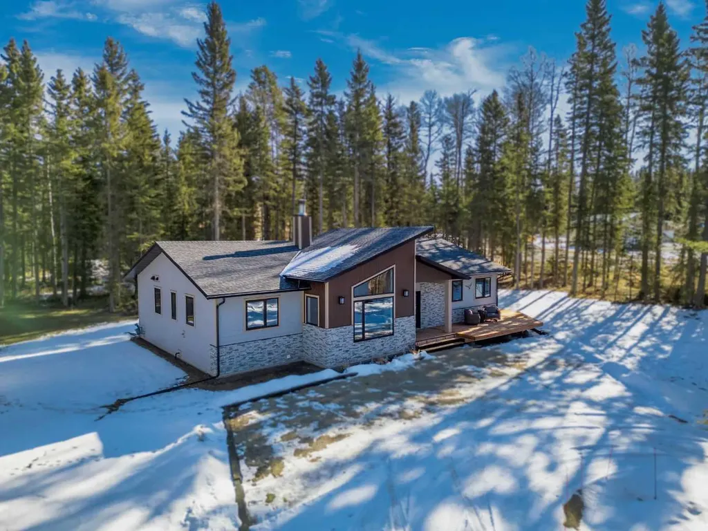 32529 Range Road 52 Rural Mountain View County AB T0M 1X0