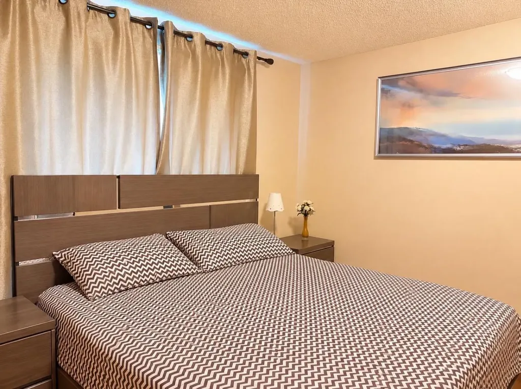 76 Edgewood Drive NW Calgary AB T3A 2T5