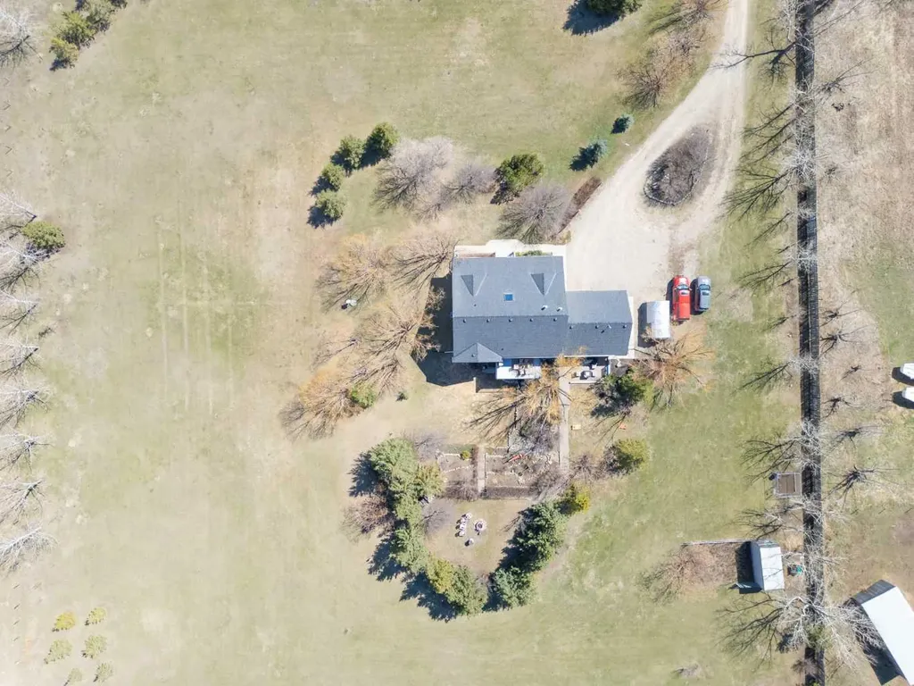 251002 Range Road 262 Rural Wheatland County AB T1P 0T5