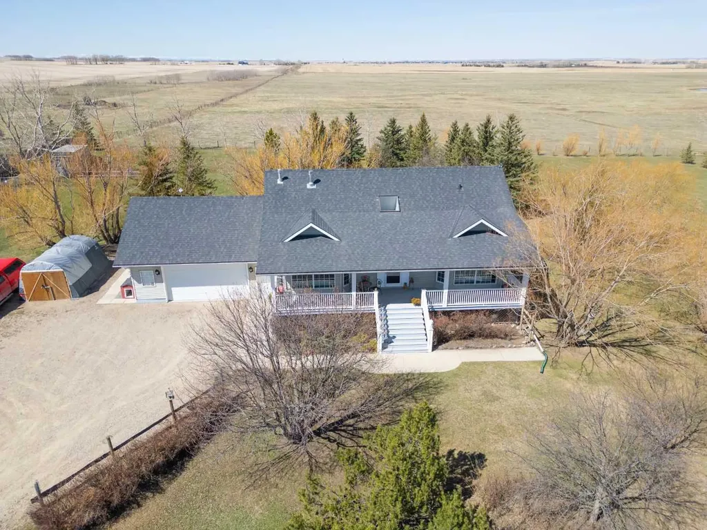 251002 Range Road 262 Rural Wheatland County AB T1P 0T5