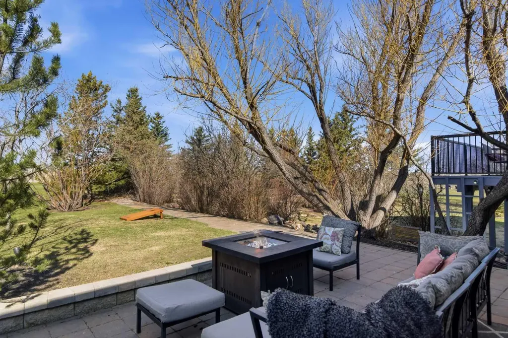 251002 Range Road 262 Rural Wheatland County AB T1P 0T5