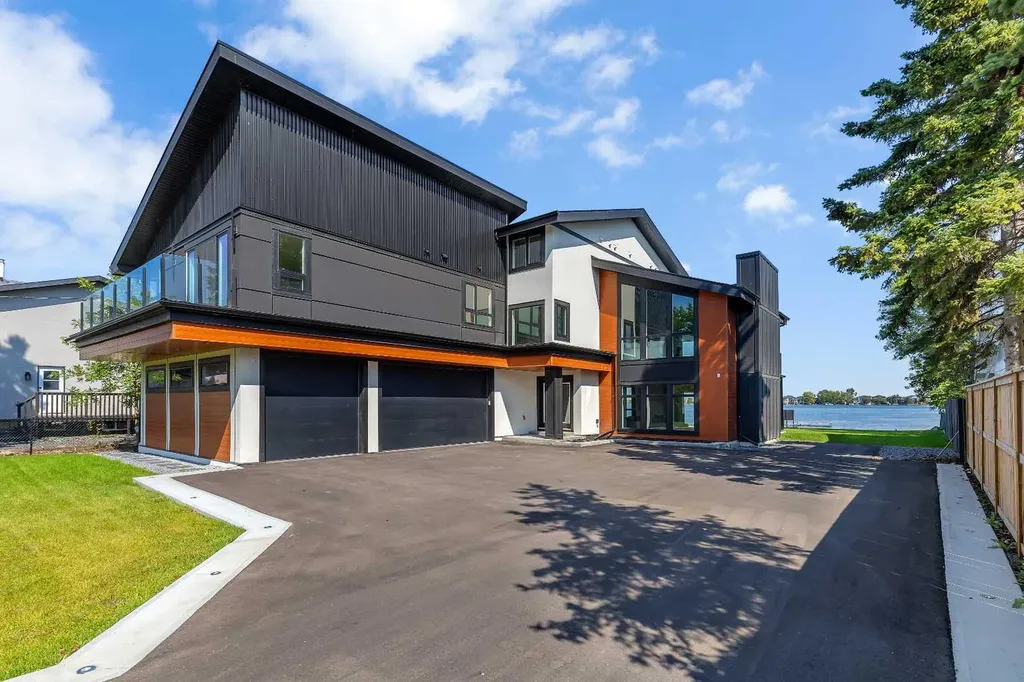 476 West Chestermere Drive Chestermere AB T1X 1B3