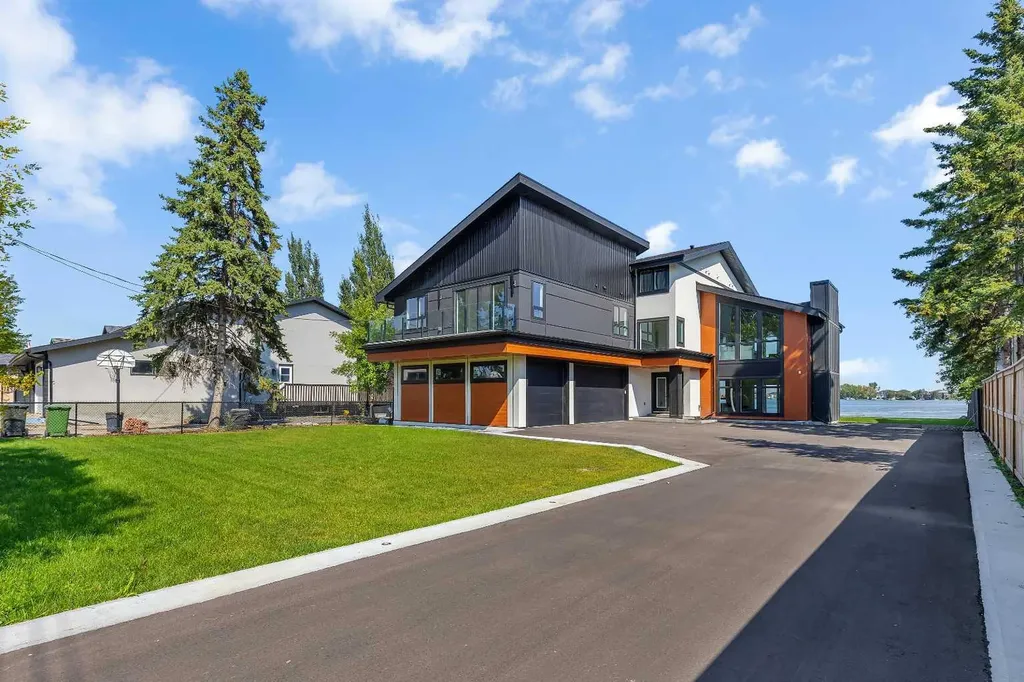 476 West Chestermere Drive Chestermere AB T1X 1B3