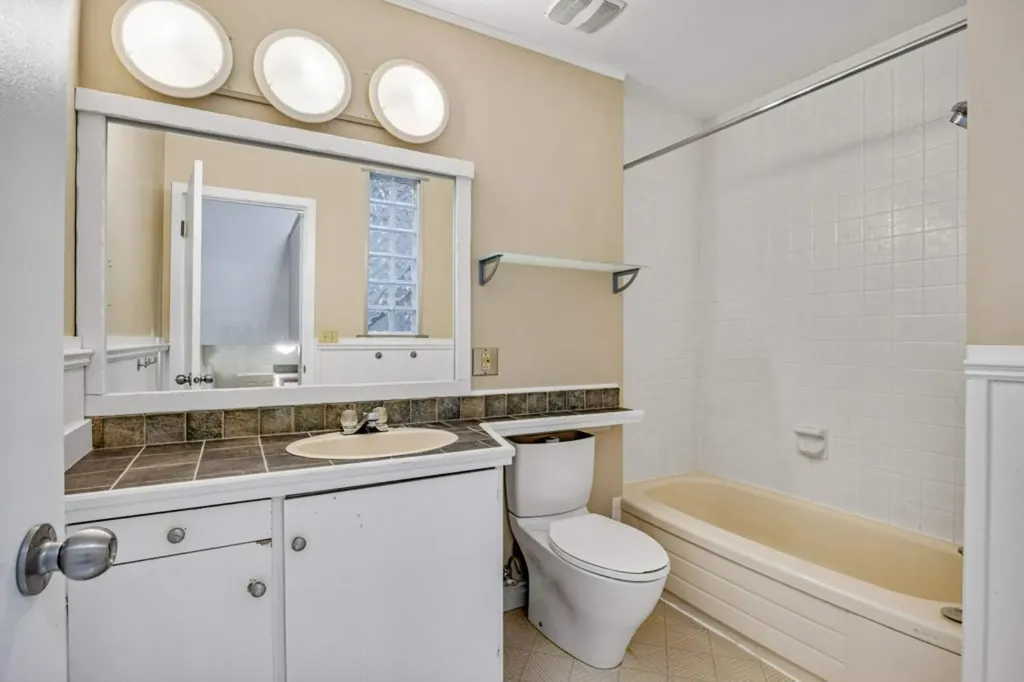 833 5th Street Canmore AB T1W 2G1
