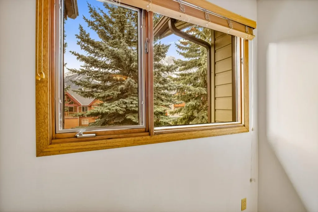 833 5th Street Canmore AB T1W 2G1