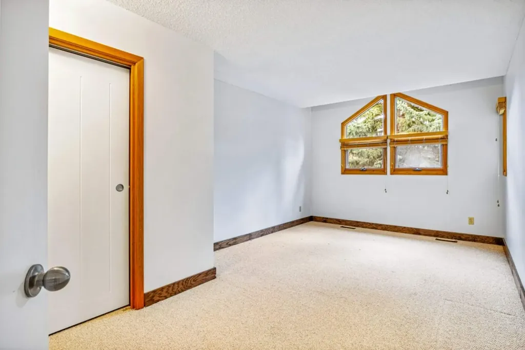 833 5th Street Canmore AB T1W 2G1