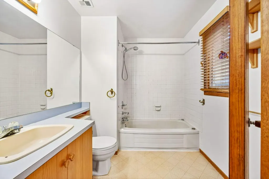 833 5th Street Canmore AB T1W 2G1
