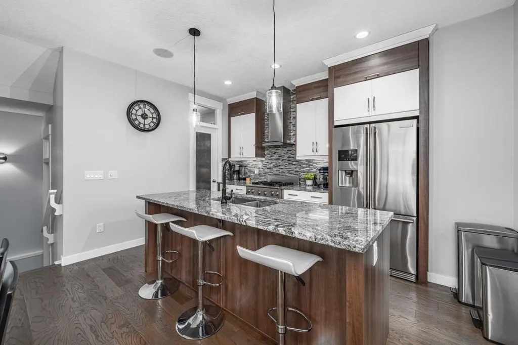2432 24a Street SW Calgary AB T3E 1W1