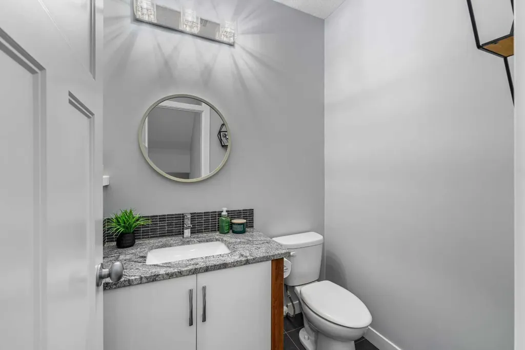 2432 24a Street SW Calgary AB T3E 1W1