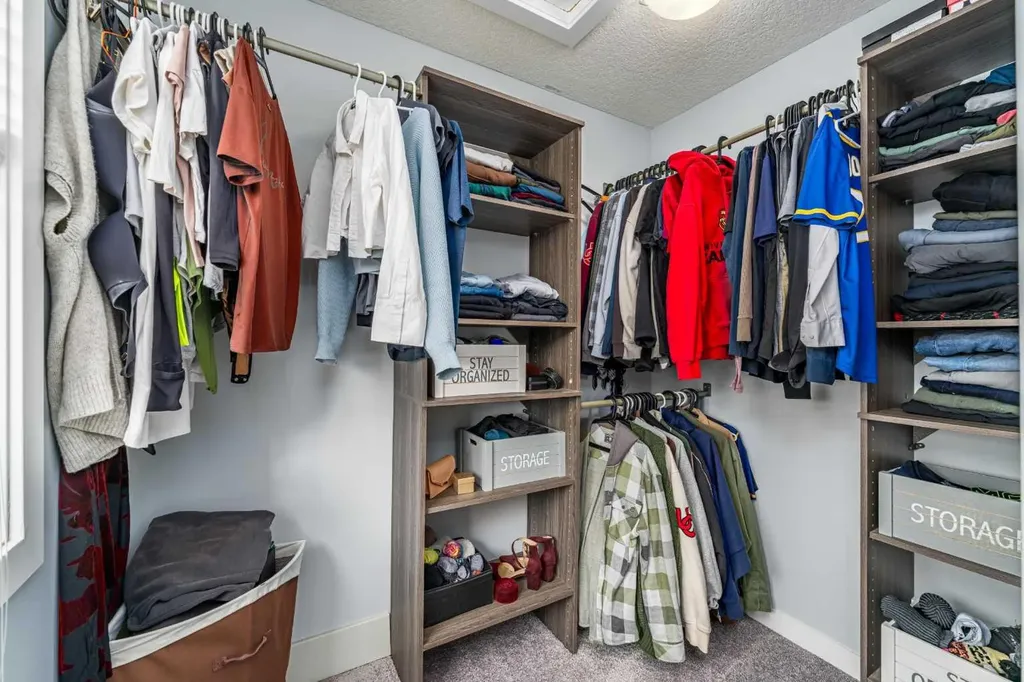 2432 24a Street SW Calgary AB T3E 1W1