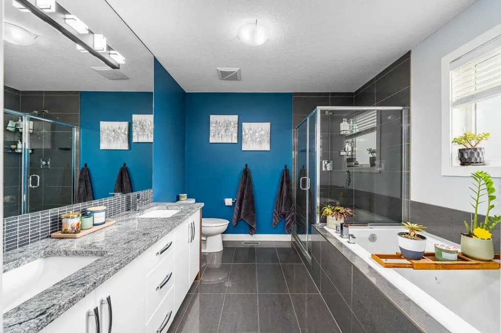 2432 24a Street SW Calgary AB T3E 1W1