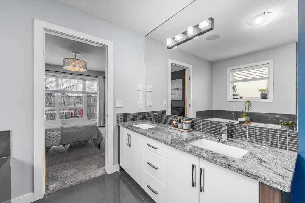 2432 24a Street SW Calgary AB T3E 1W1