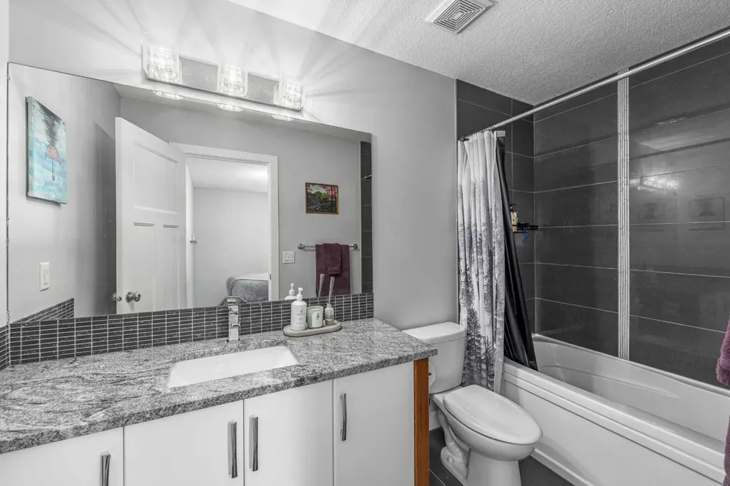 2432 24a Street SW Calgary AB T3E 1W1