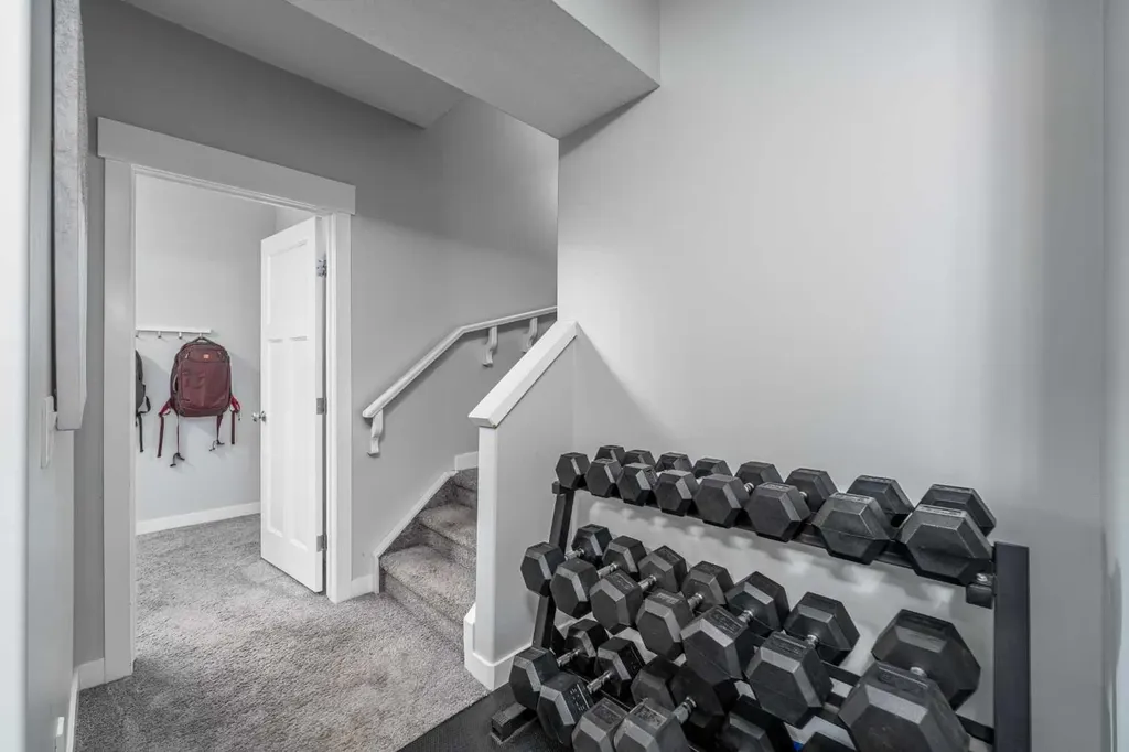 2432 24a Street SW Calgary AB T3E 1W1